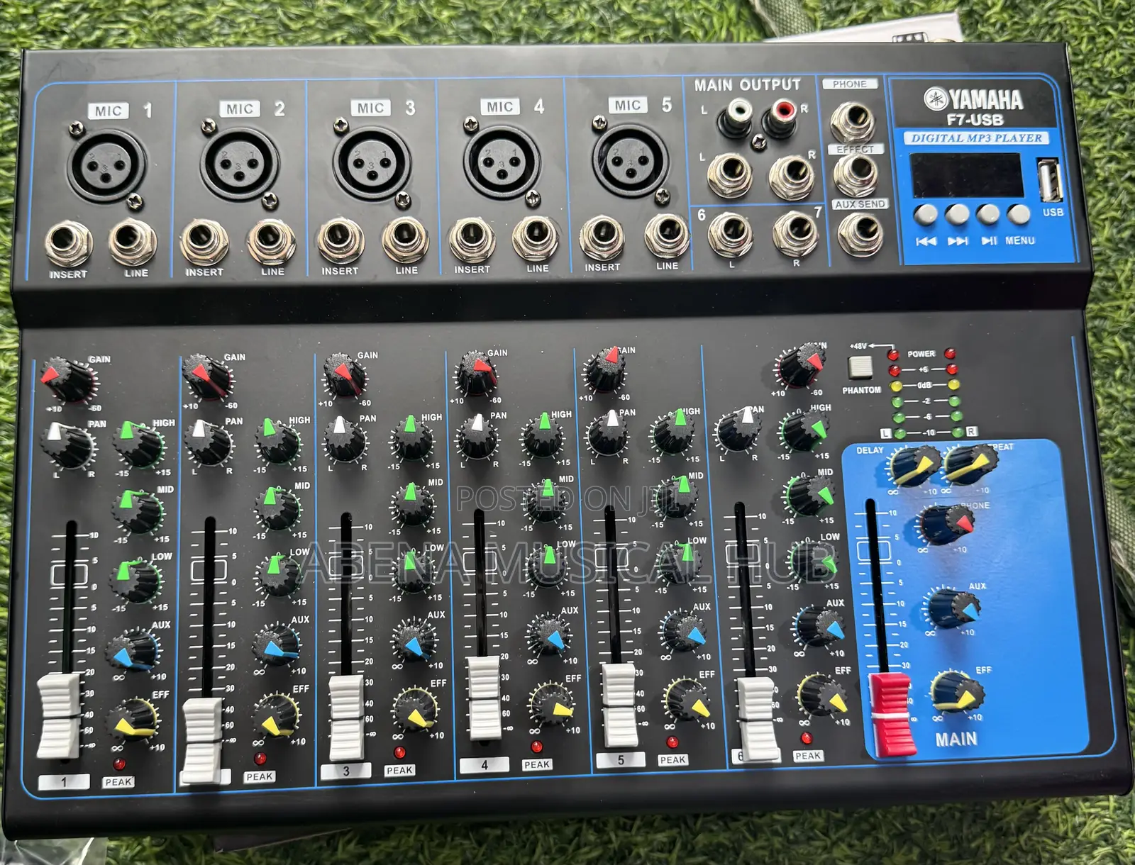 Yamaha 7 Channel Mixer