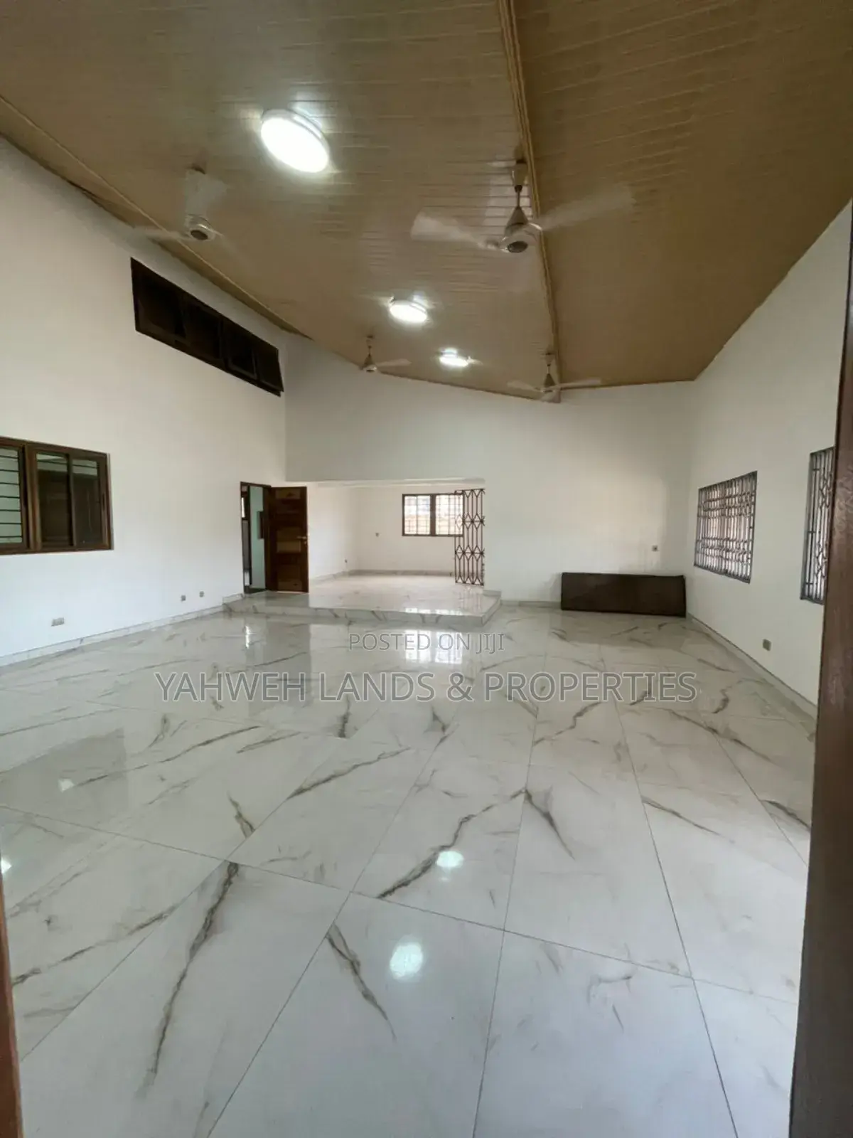 10bdrm Apartment in East Legon for rent