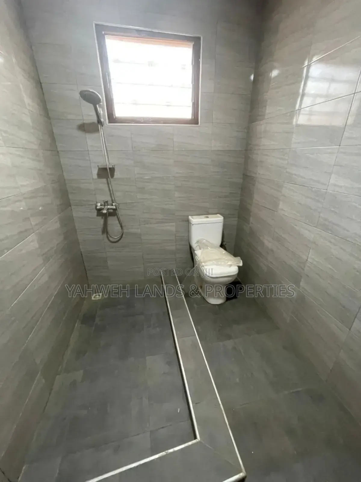 10bdrm Apartment in East Legon for rent