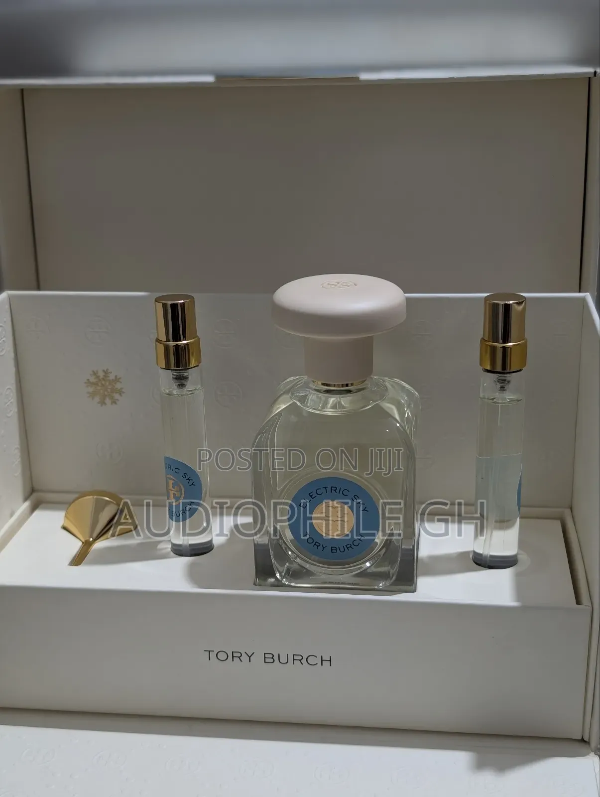 Tory Burch Electric Sky Charm Eau De Parfum Gift Set 110ml