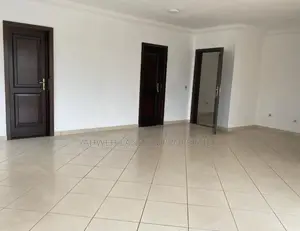 6bdrm House in East Legon for sale