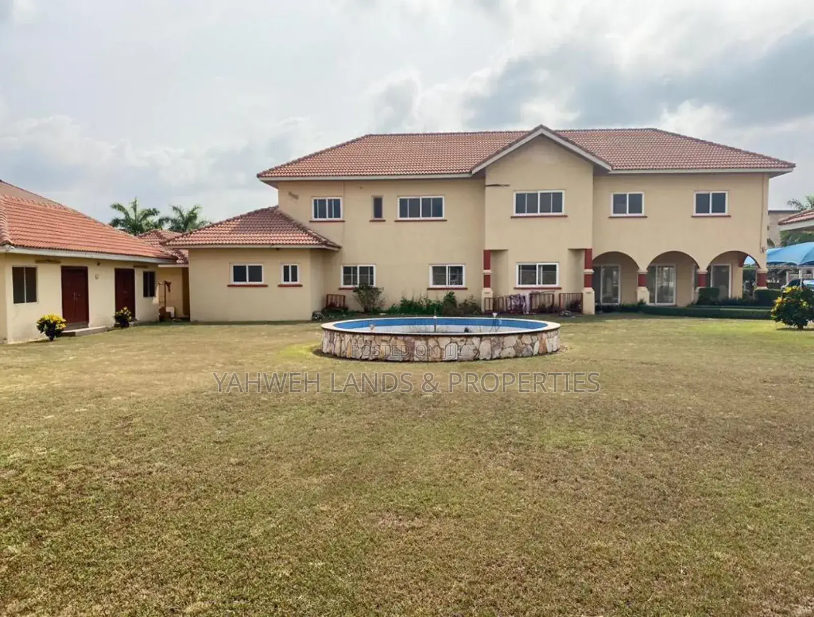 6bdrm House in East Legon for sale