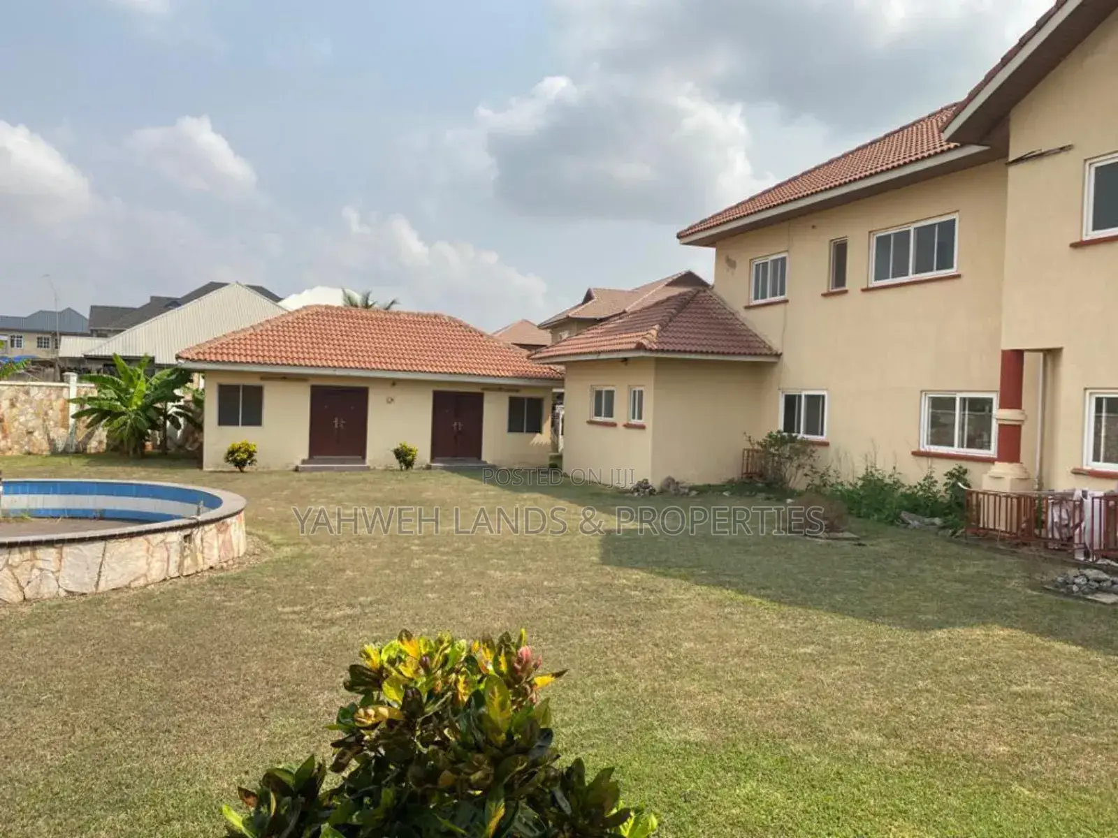 6bdrm House in East Legon for sale