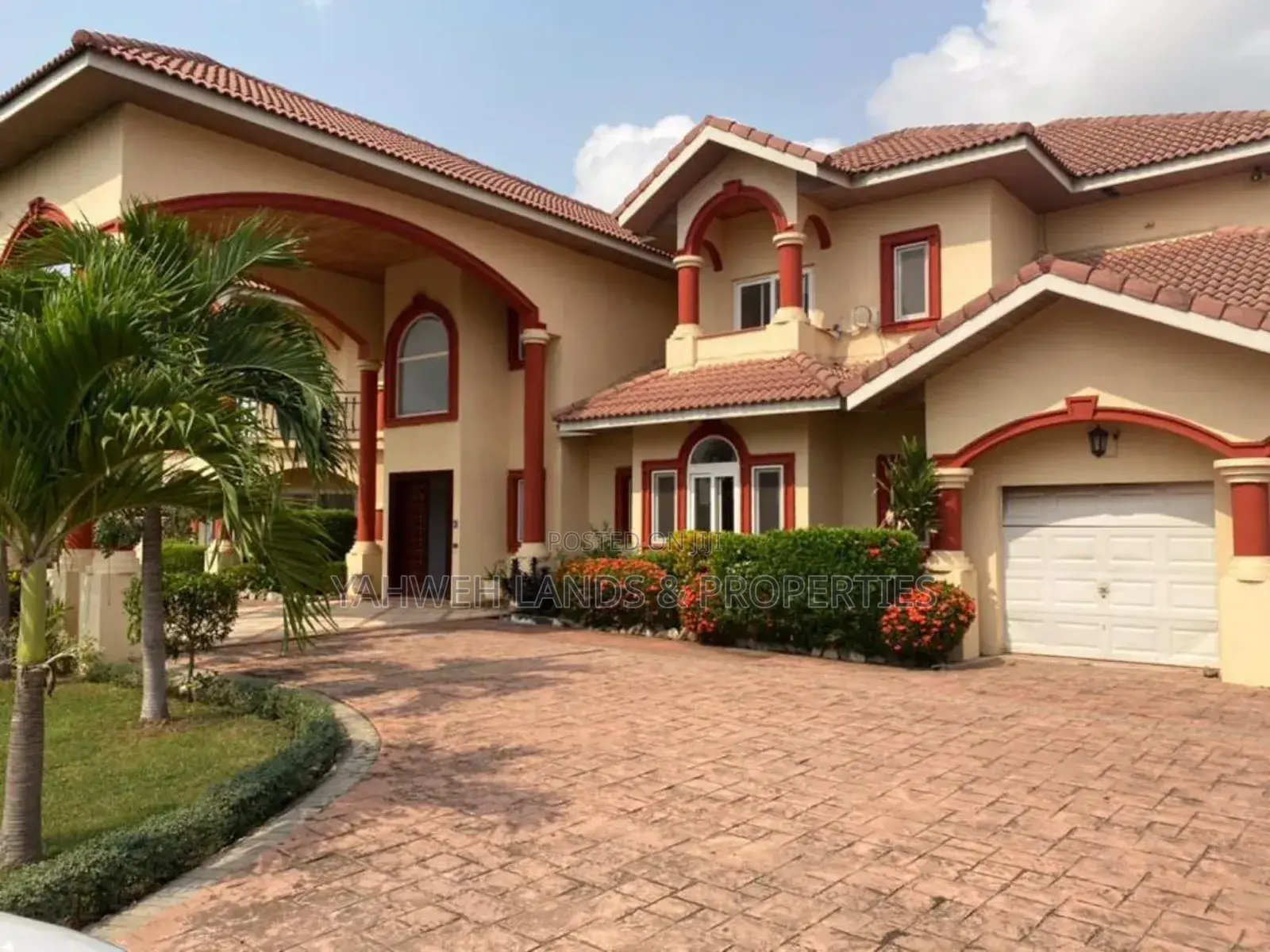 6bdrm House in East Legon for sale