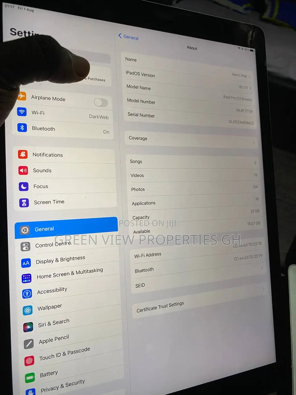 Apple iPad Wi-Fi 8 GB Gray