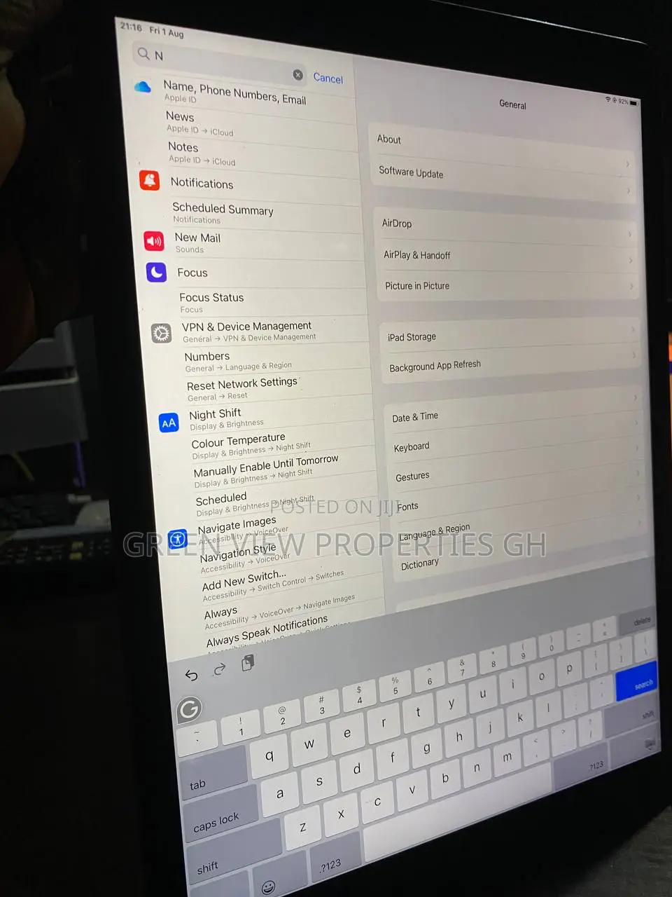 Apple iPad Wi-Fi 8 GB Gray
