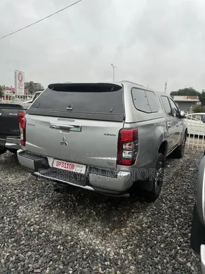 Mitsubishi L200 Double Cab 2.4 181hp 4WD 2020 Silver