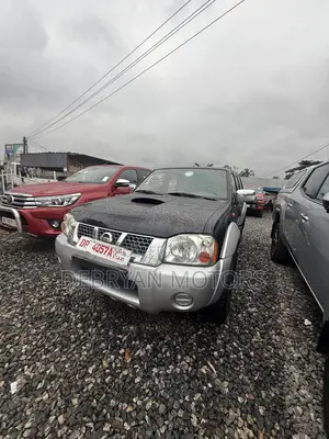 Nissan Navara 2.5 dCi 2010 Black