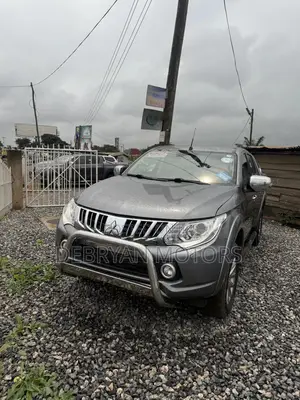 Mitsubishi L200 Double Cab 2.4 181hp 4WD 2016 Gray