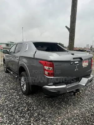 Mitsubishi L200 Double Cab 2.4 181hp 4WD 2016 Gray