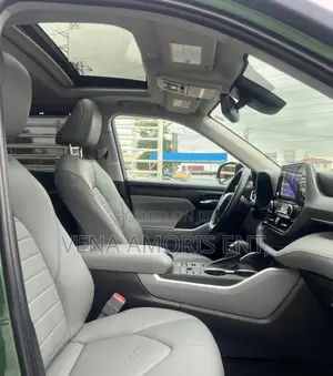 Toyota Highlander 2023 Green