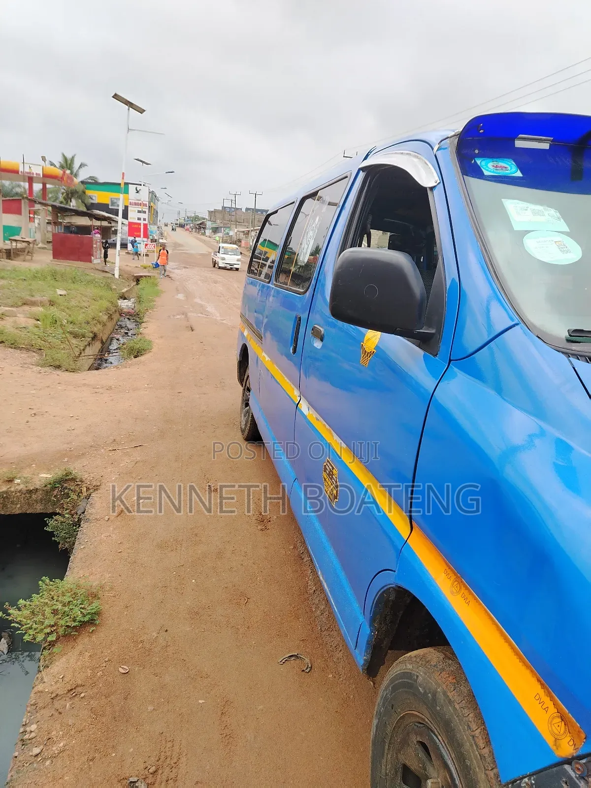 Toyota HiAce 2006 Blue