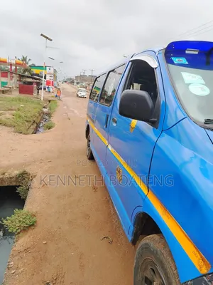 Toyota HiAce 2006 Blue