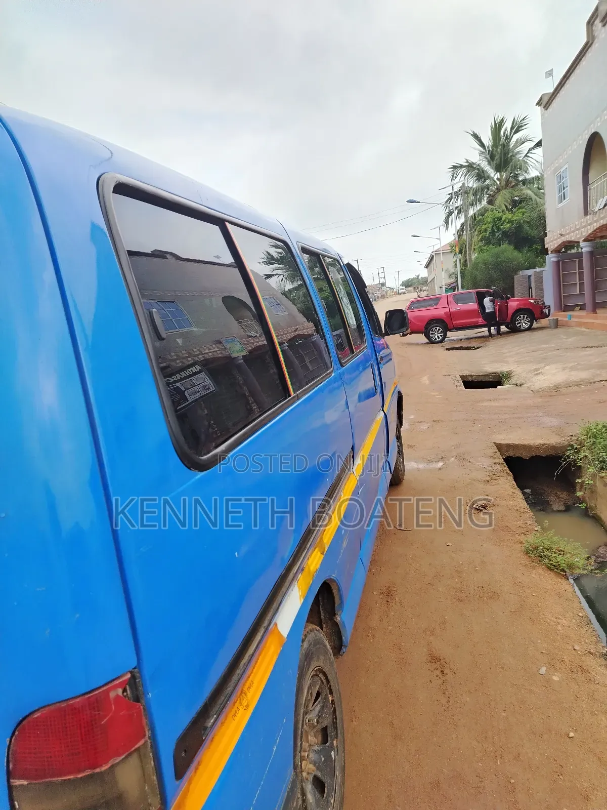 Toyota HiAce 2006 Blue