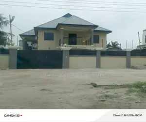 7bdrm House in Mamprobi for sale
