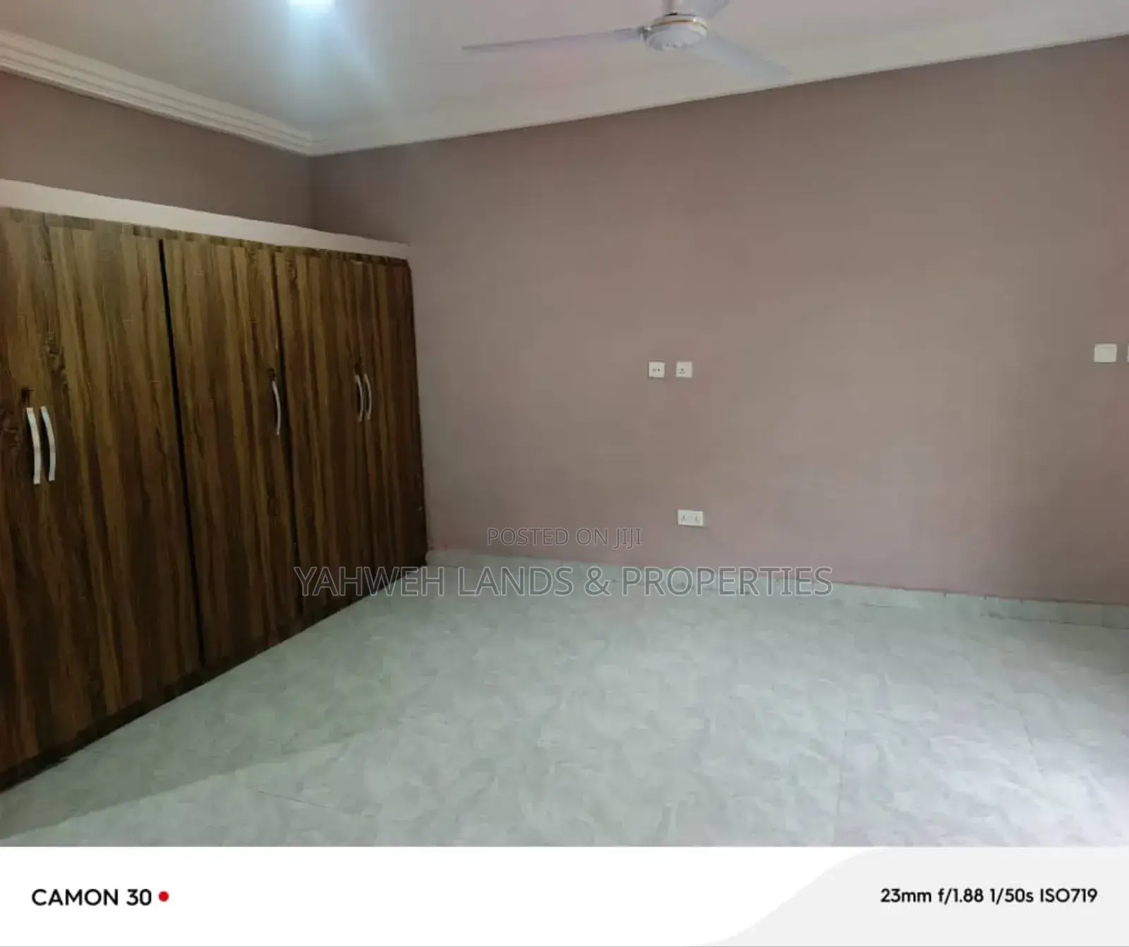 7bdrm House in Mamprobi for sale