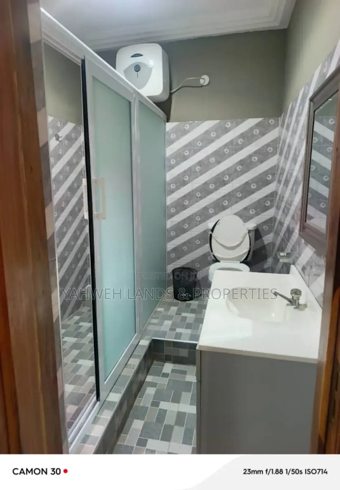 7bdrm House in Mamprobi for sale