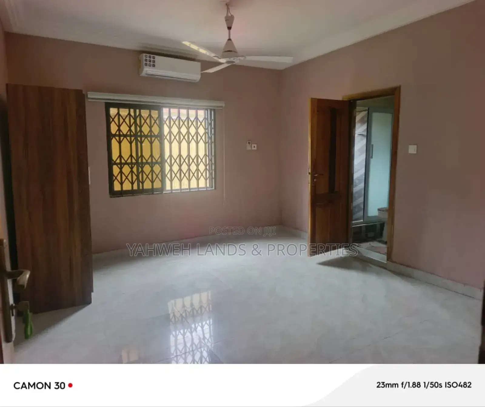 7bdrm House in Mamprobi for sale