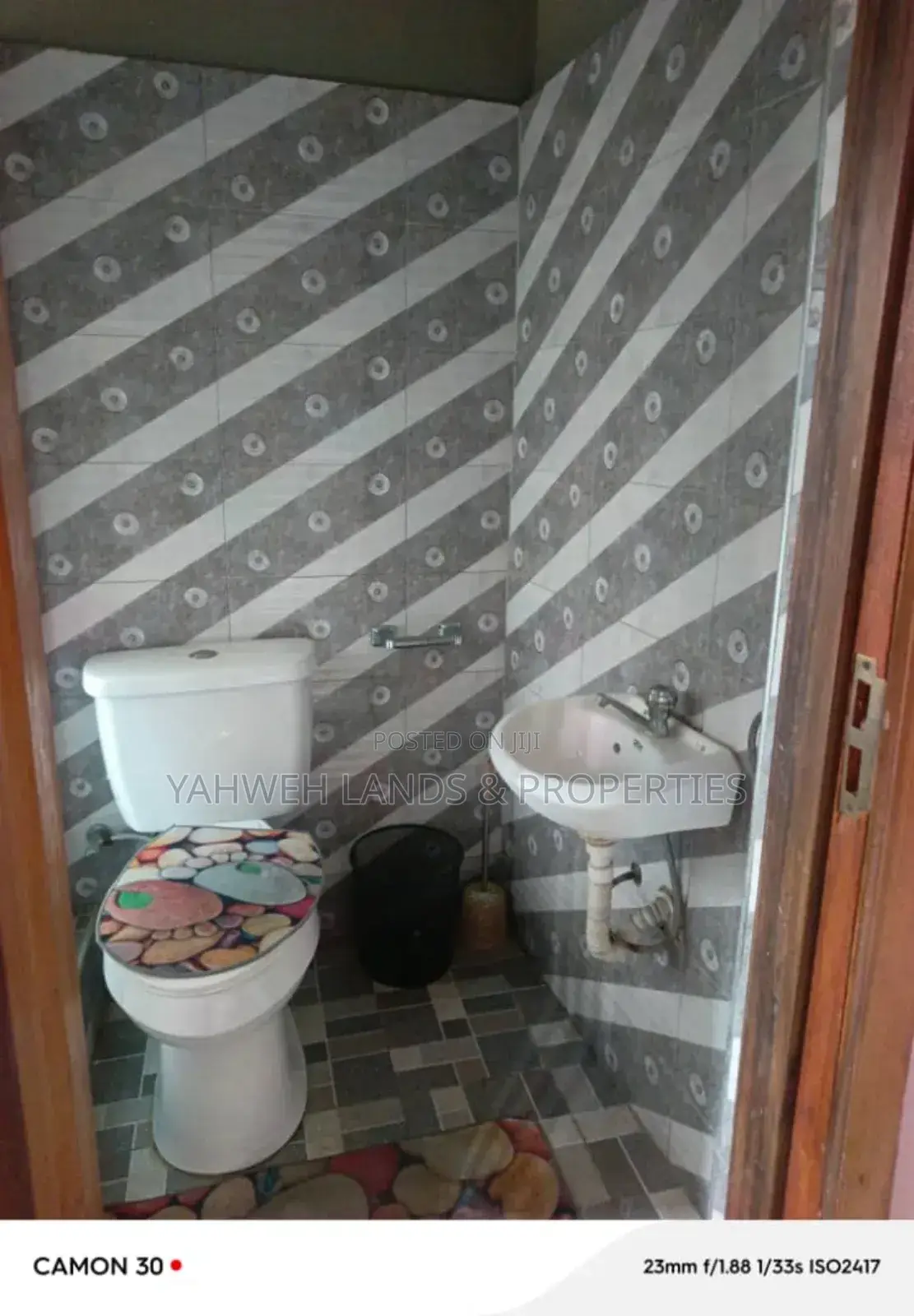 7bdrm House in Mamprobi for sale