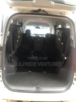 Toyota Voxy 2010 White