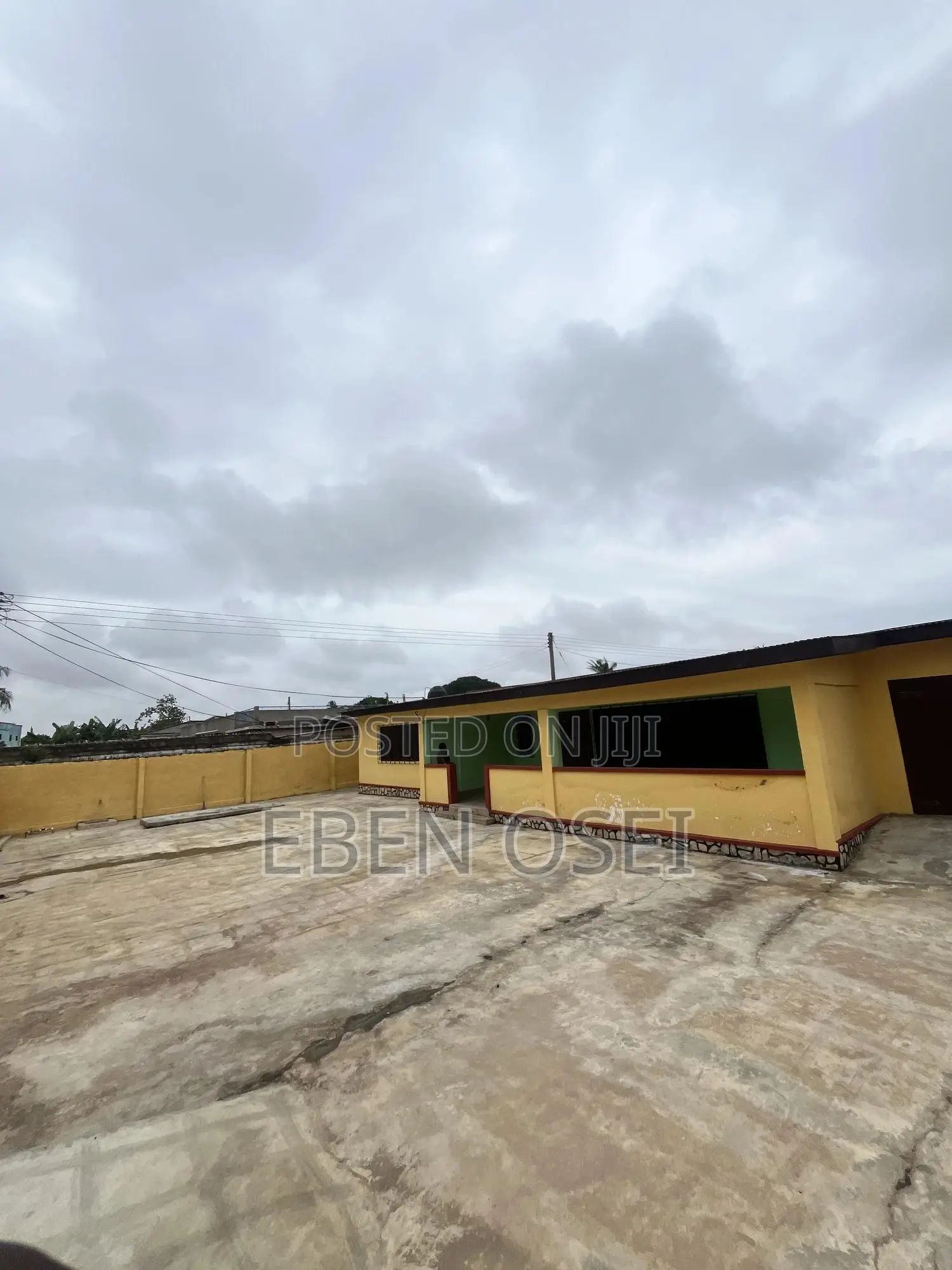 4bdrm Apartment in Dansoman for rent