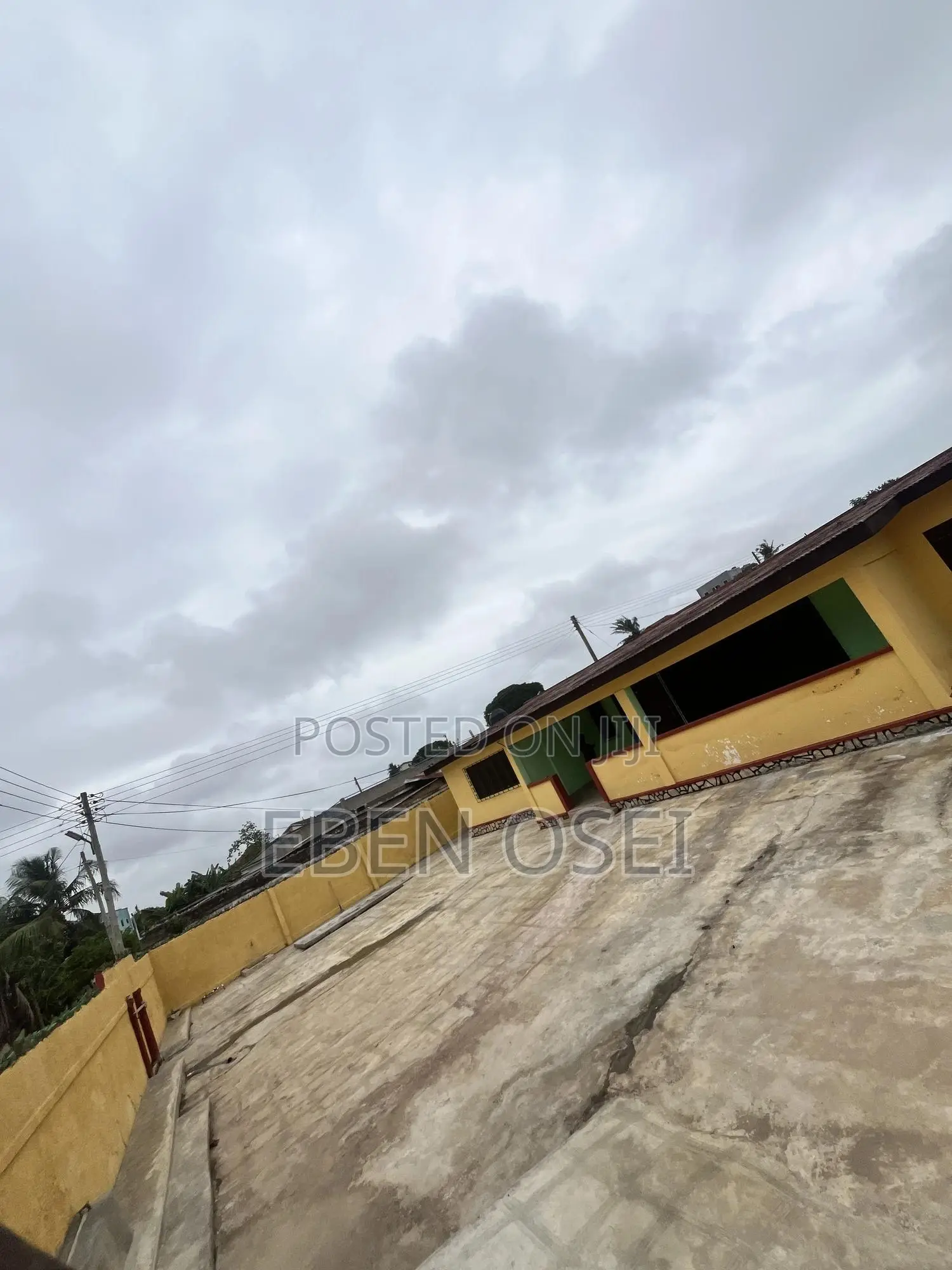 4bdrm Apartment in Dansoman for rent