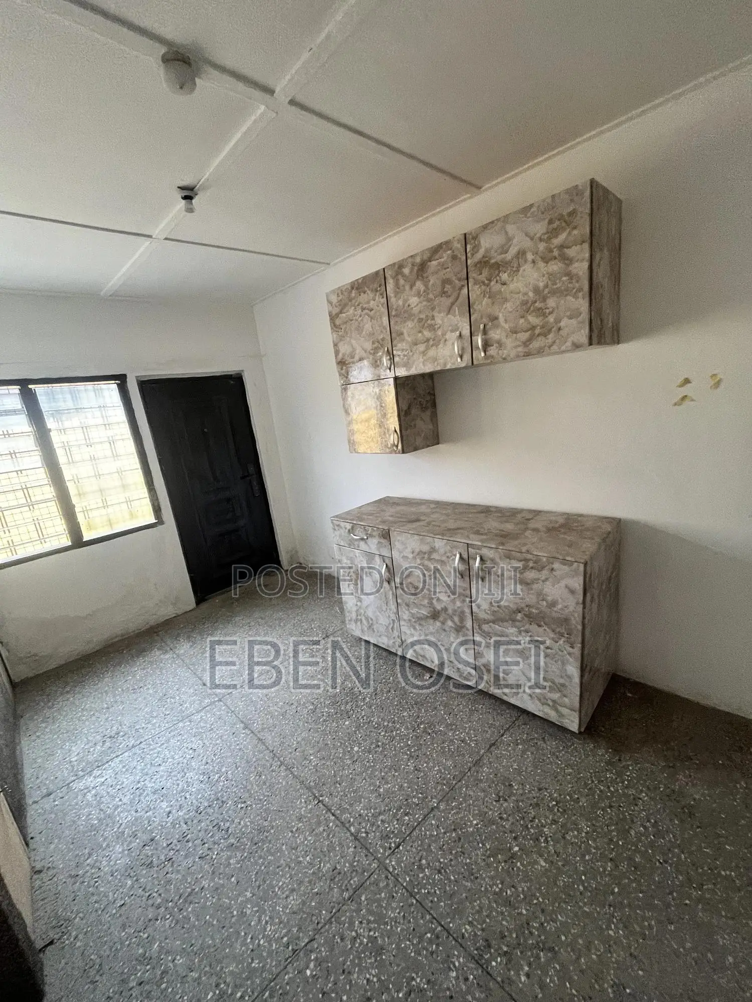 4bdrm Apartment in Dansoman for rent