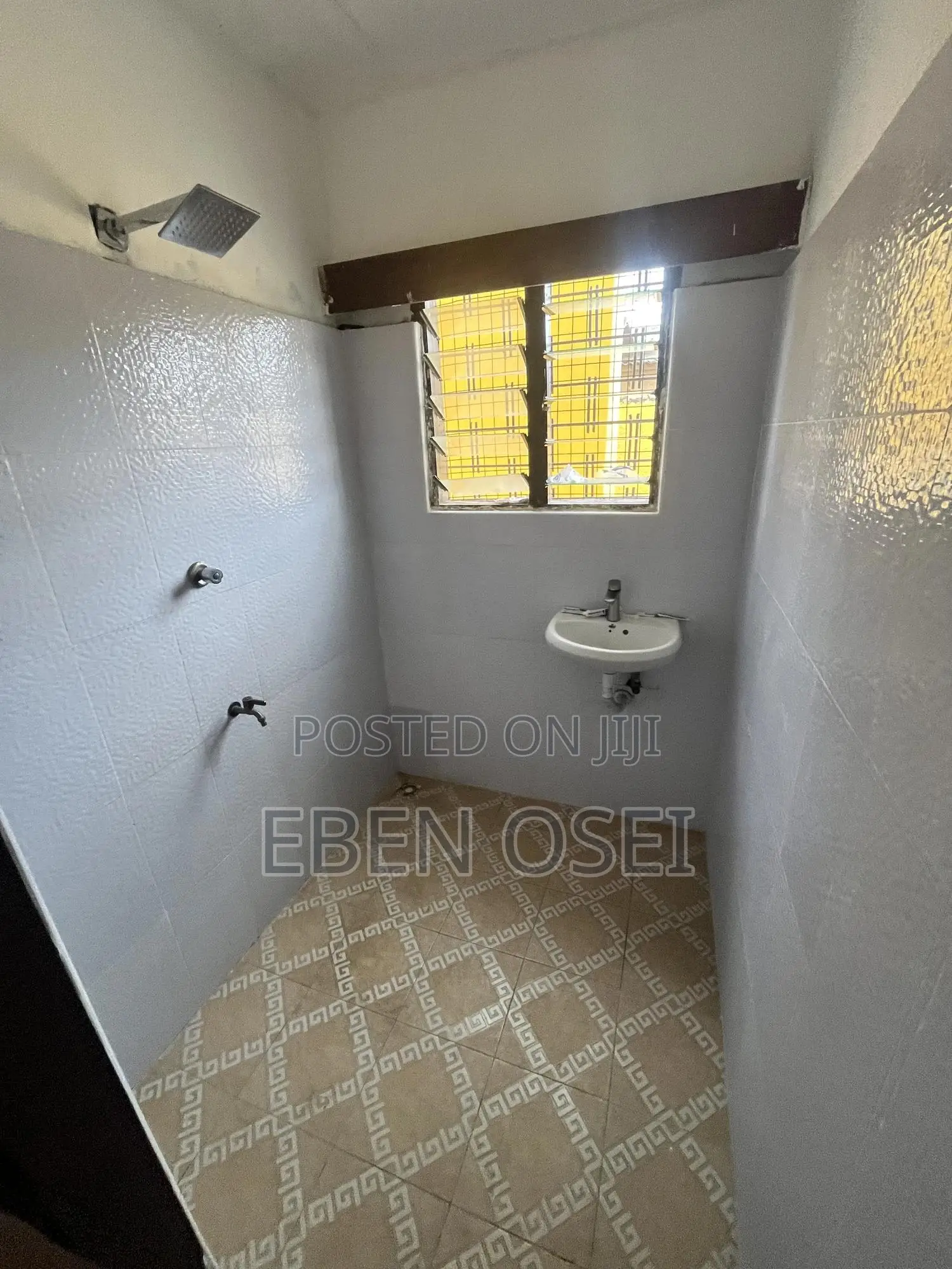 4bdrm Apartment in Dansoman for rent