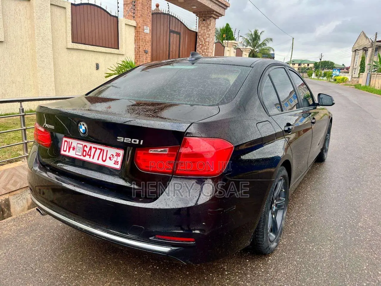 BMW 320i Sedan RWD 2015 Black