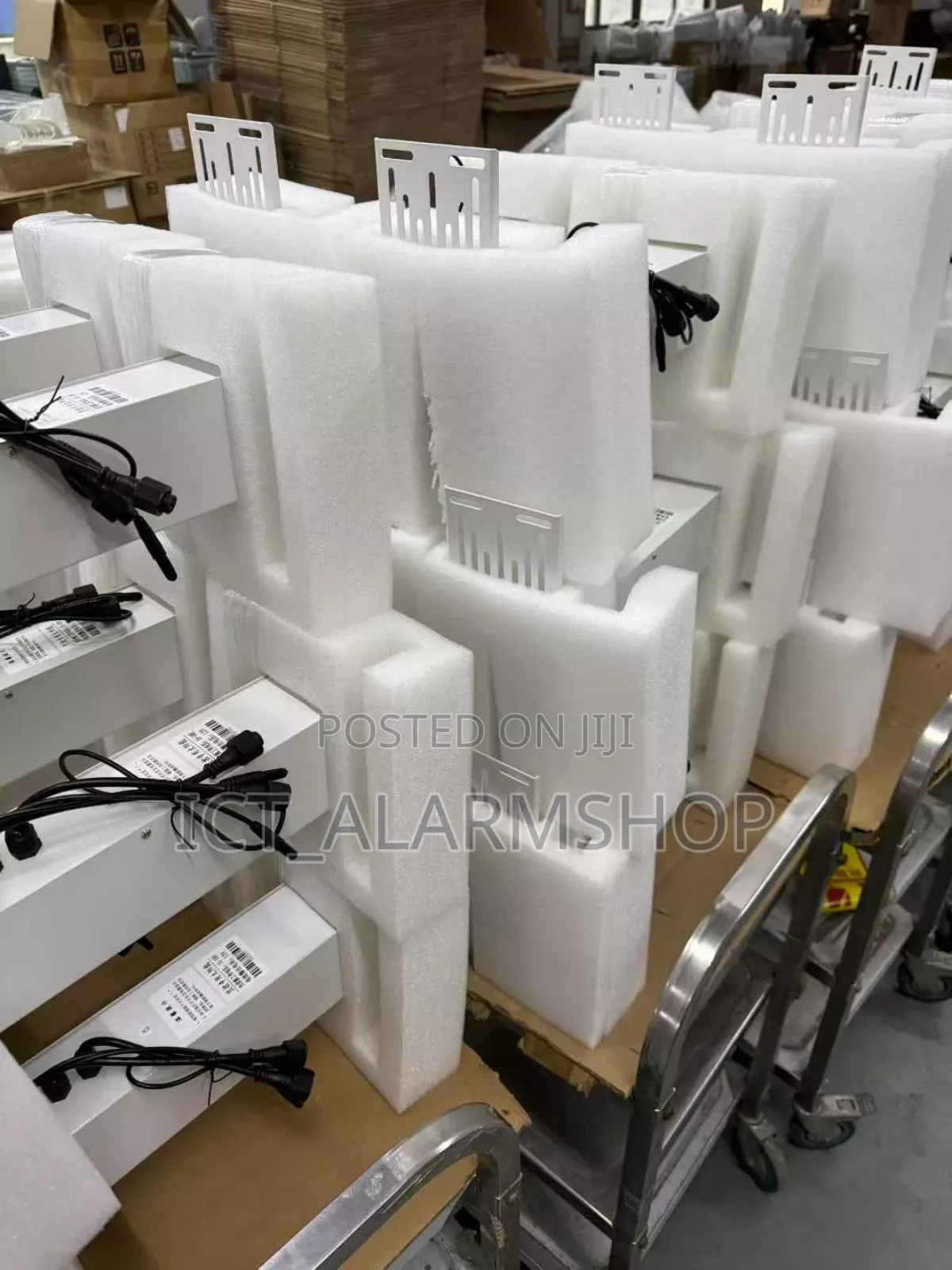 Battery Solar Camera Mounting Panel Bracket