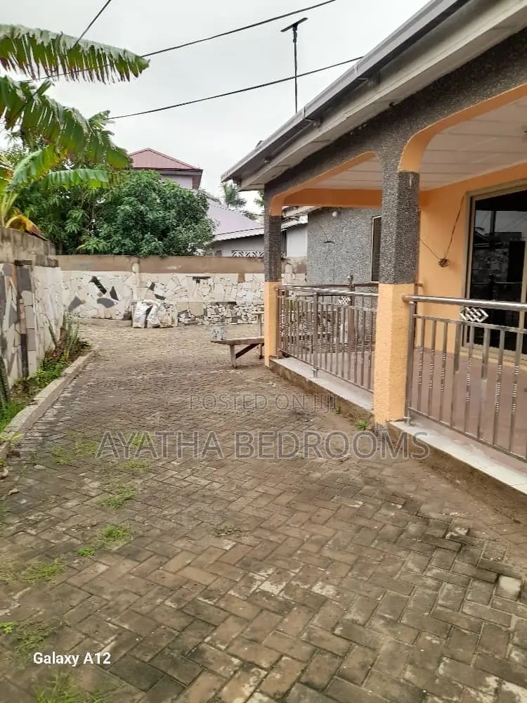 3bdrm Apartment in Ayathar Bedroom, New Town for rent