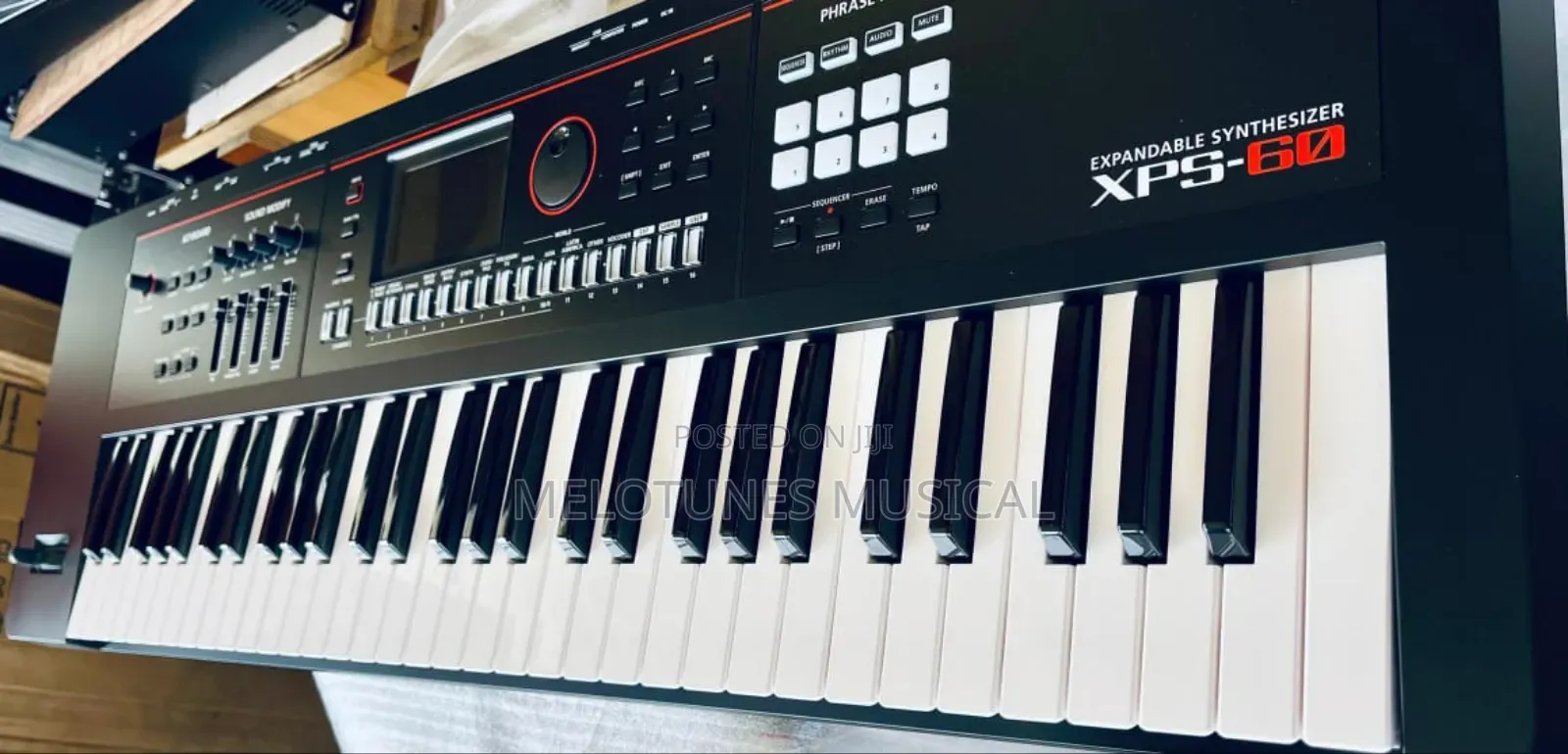 Roland XPS-60 Expandable Synthesizer Keyboard.