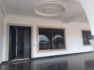 3bdrm House in Ayathar Bedroom, New Town for rent