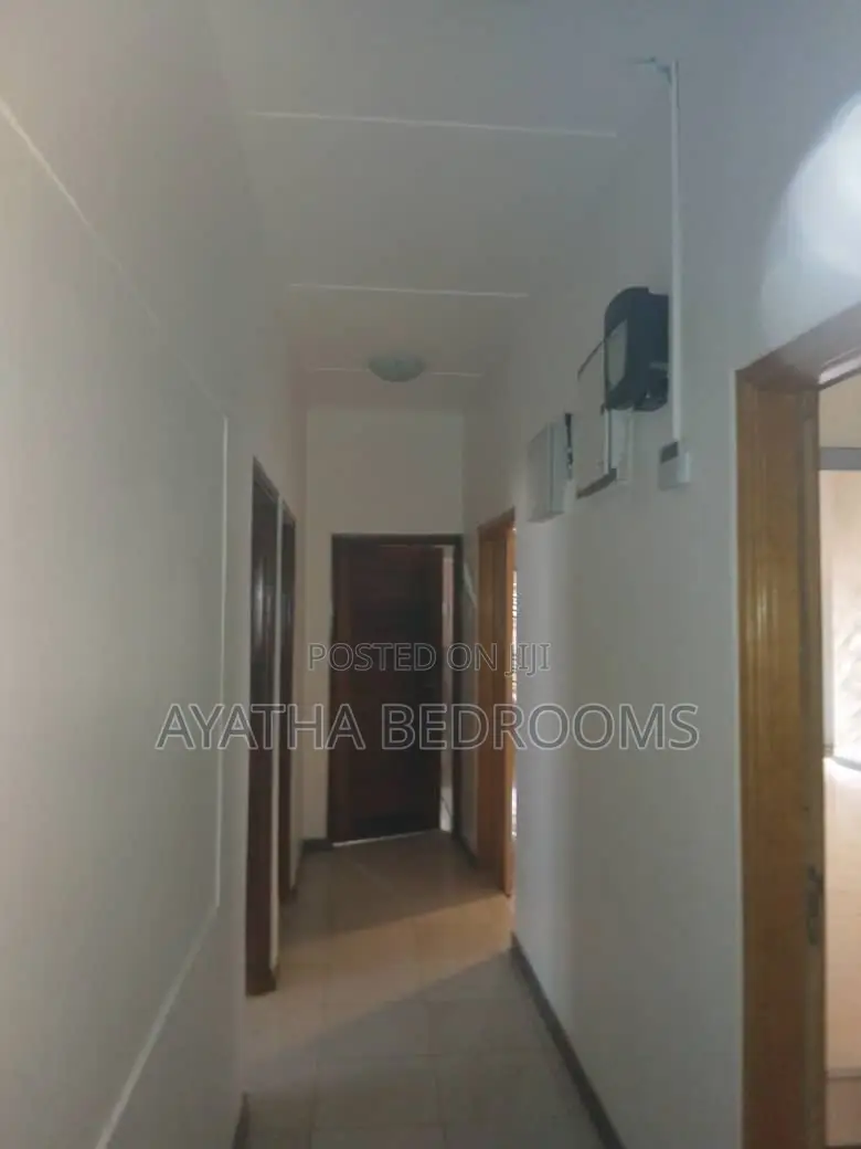 3bdrm House in Ayathar Bedroom, New Town for rent