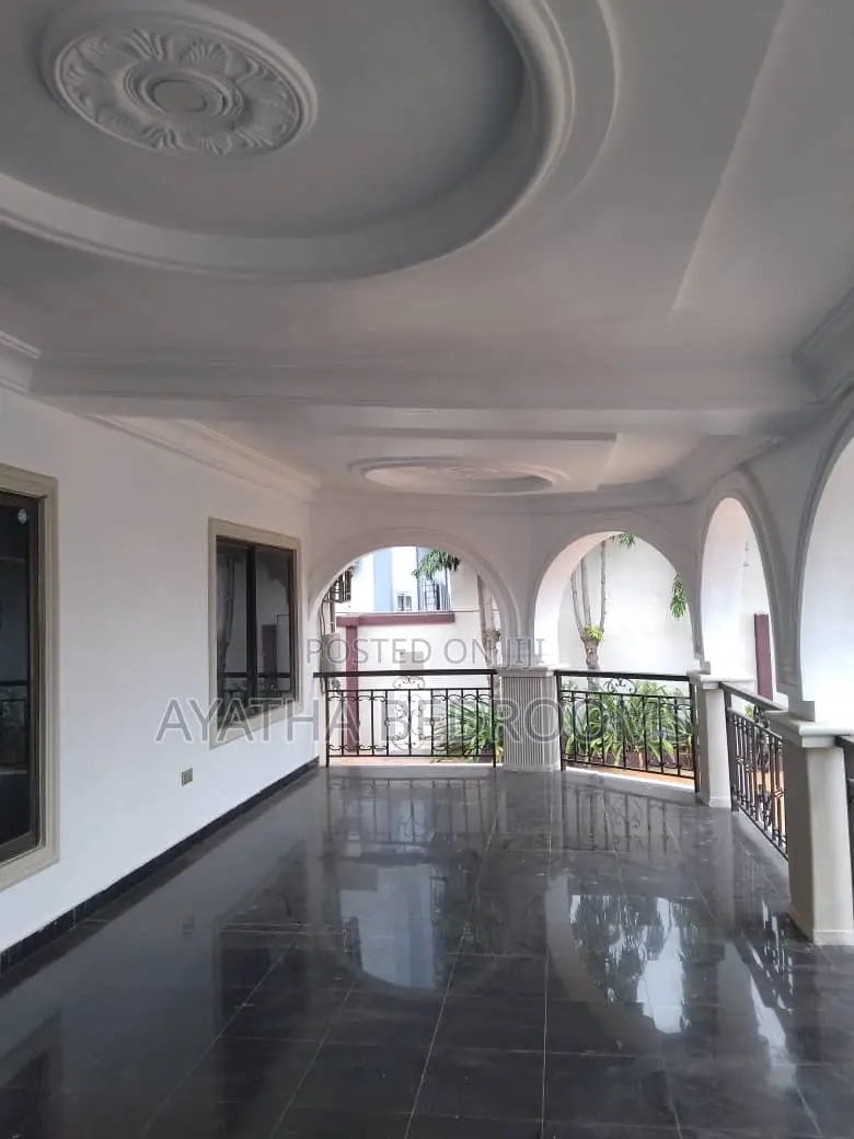 3bdrm House in Ayathar Bedroom, New Town for rent
