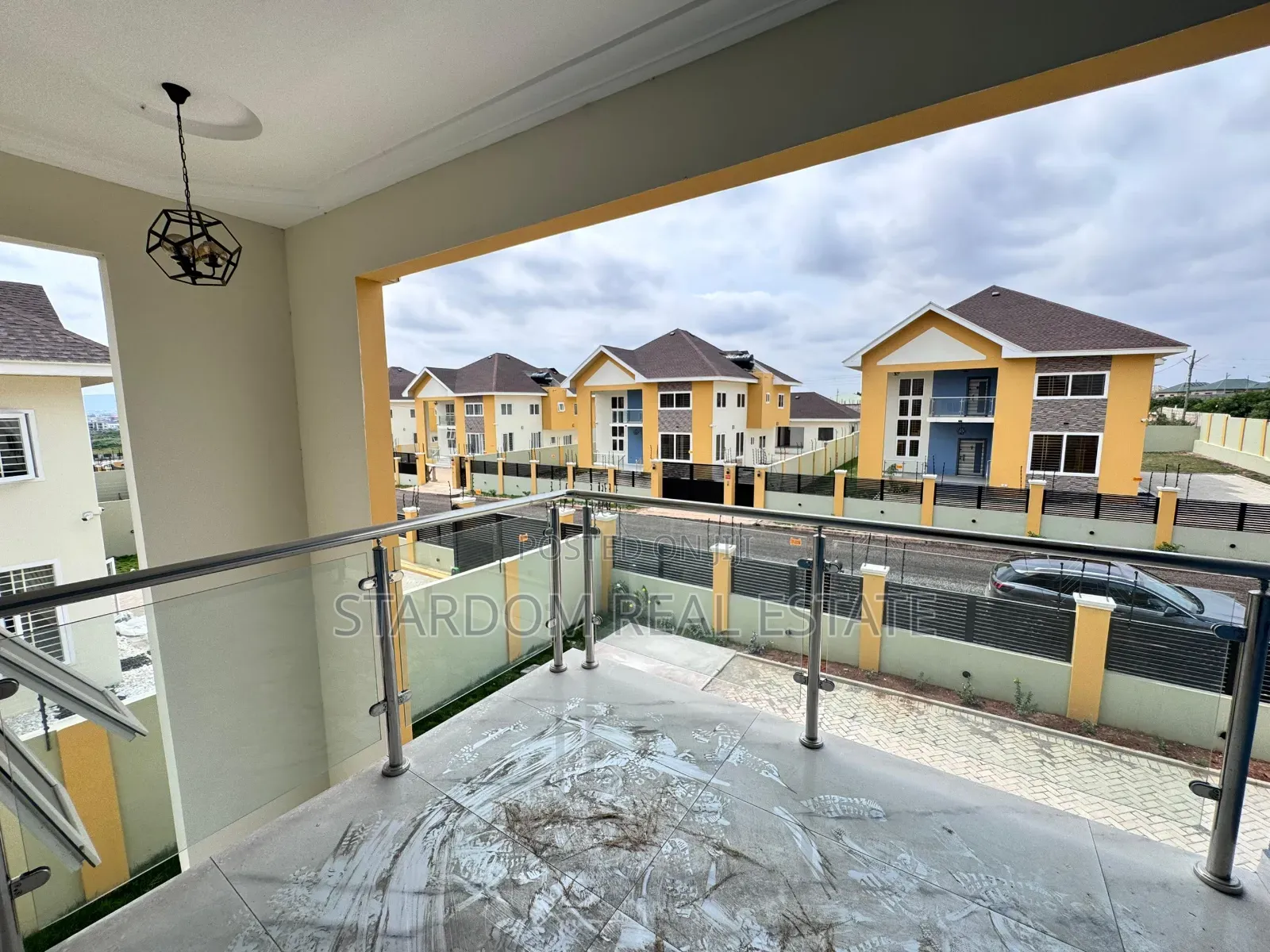 4bdrm Duplex in Lakeside Estate for rent