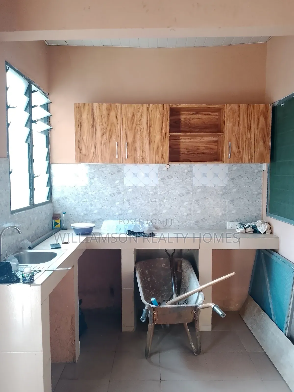 1bdrm House in Community 18 Area, Spintex for rent