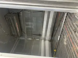 Refrigerator Truck