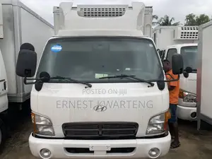Refrigerator Truck