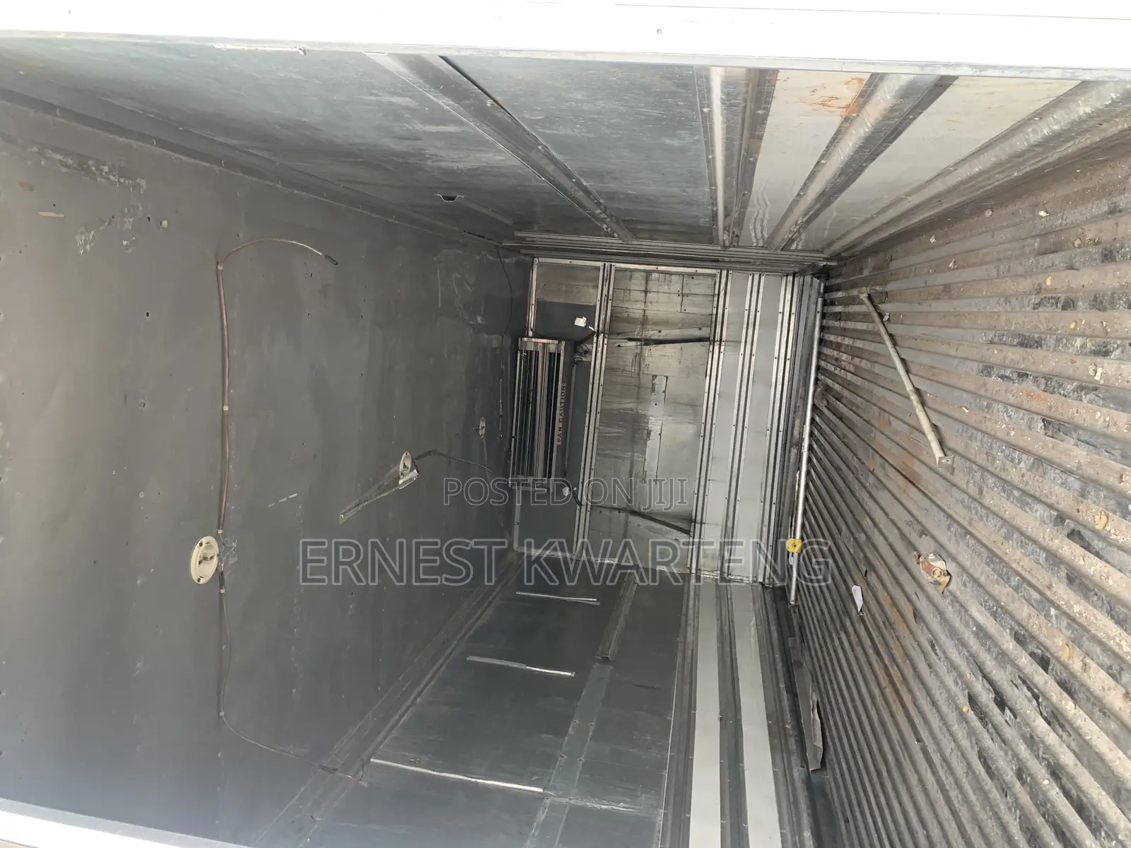 Refrigerator Truck