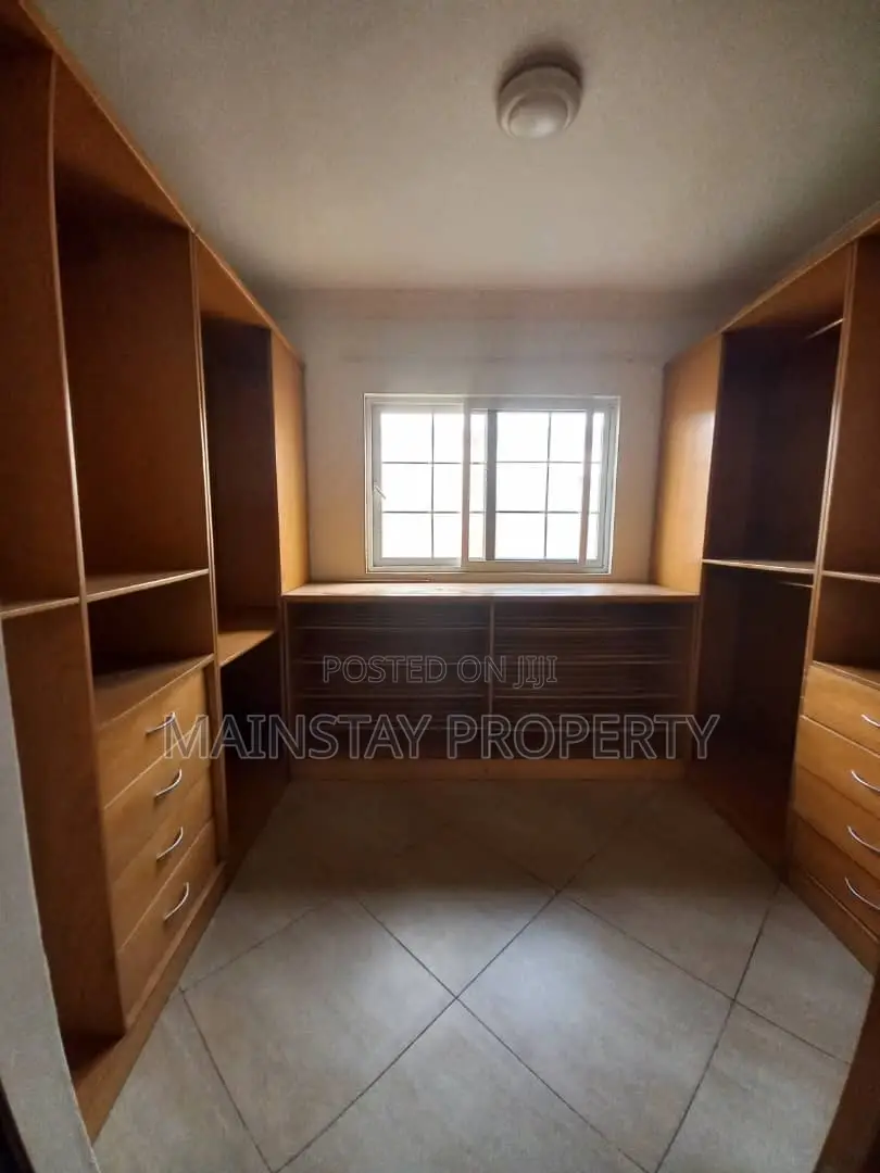 4bdrm House in East Legon for sale