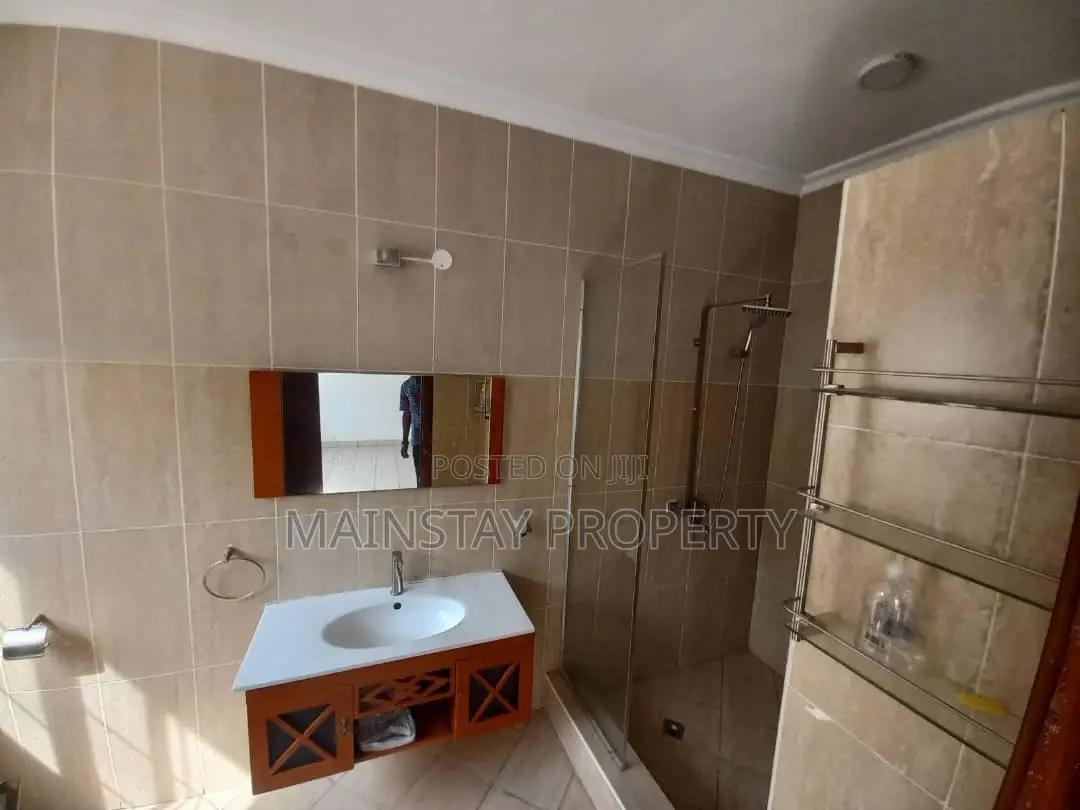 4bdrm House in East Legon for sale