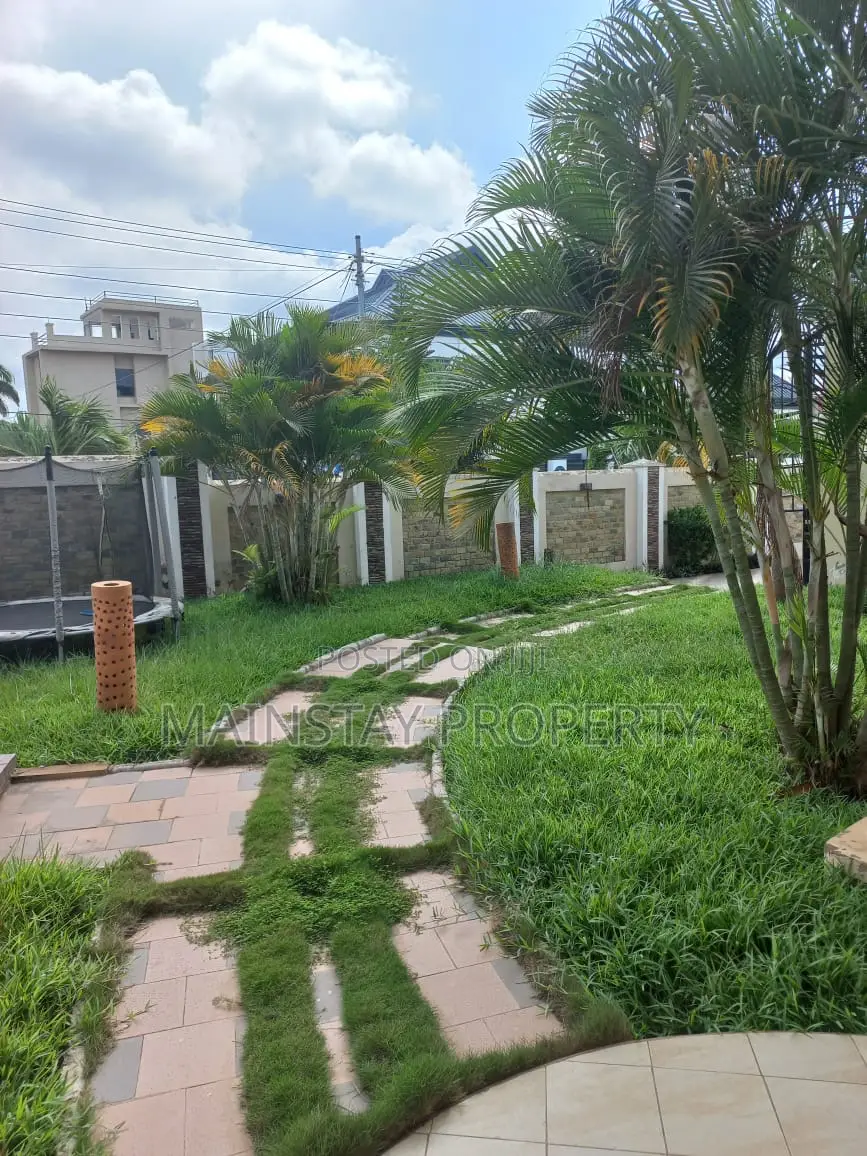 4bdrm House in East Legon for sale