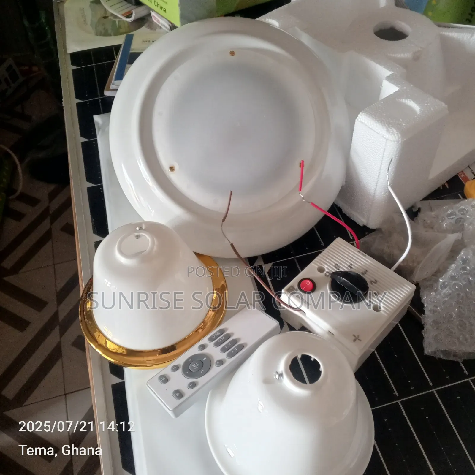 Solar Dc Ceiling Fan With Light