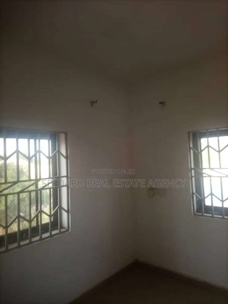 20bdrm Apartment in Amasaman for sale
