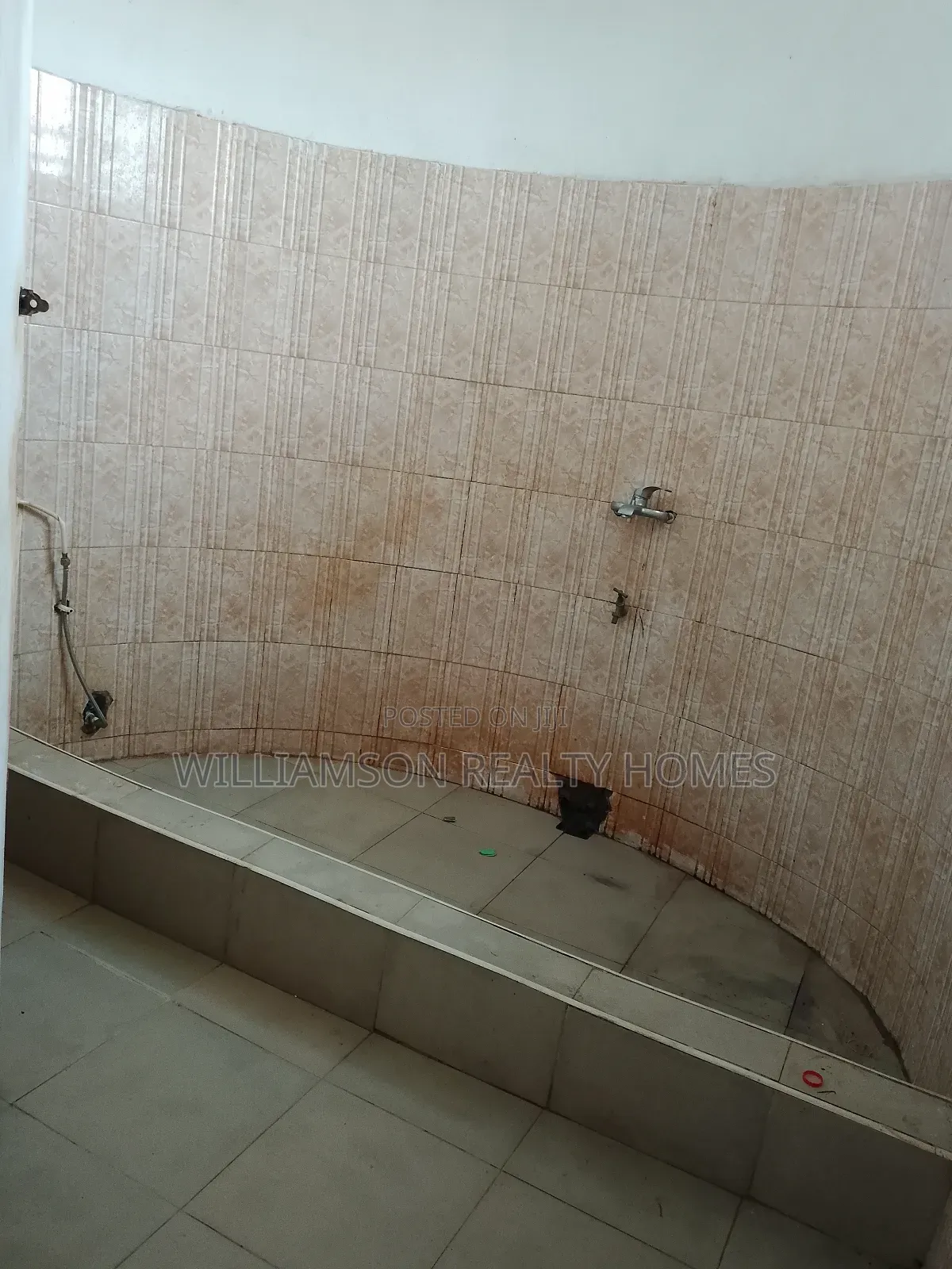 1bdrm Apartment in Community 20 Estate, Spintex for rent
