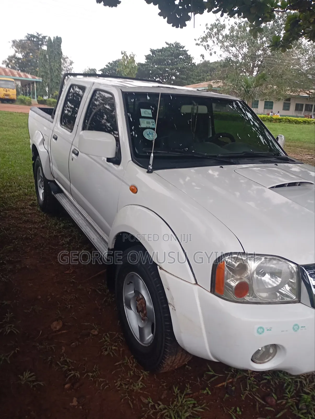 Nissan Hardbody 2002 White