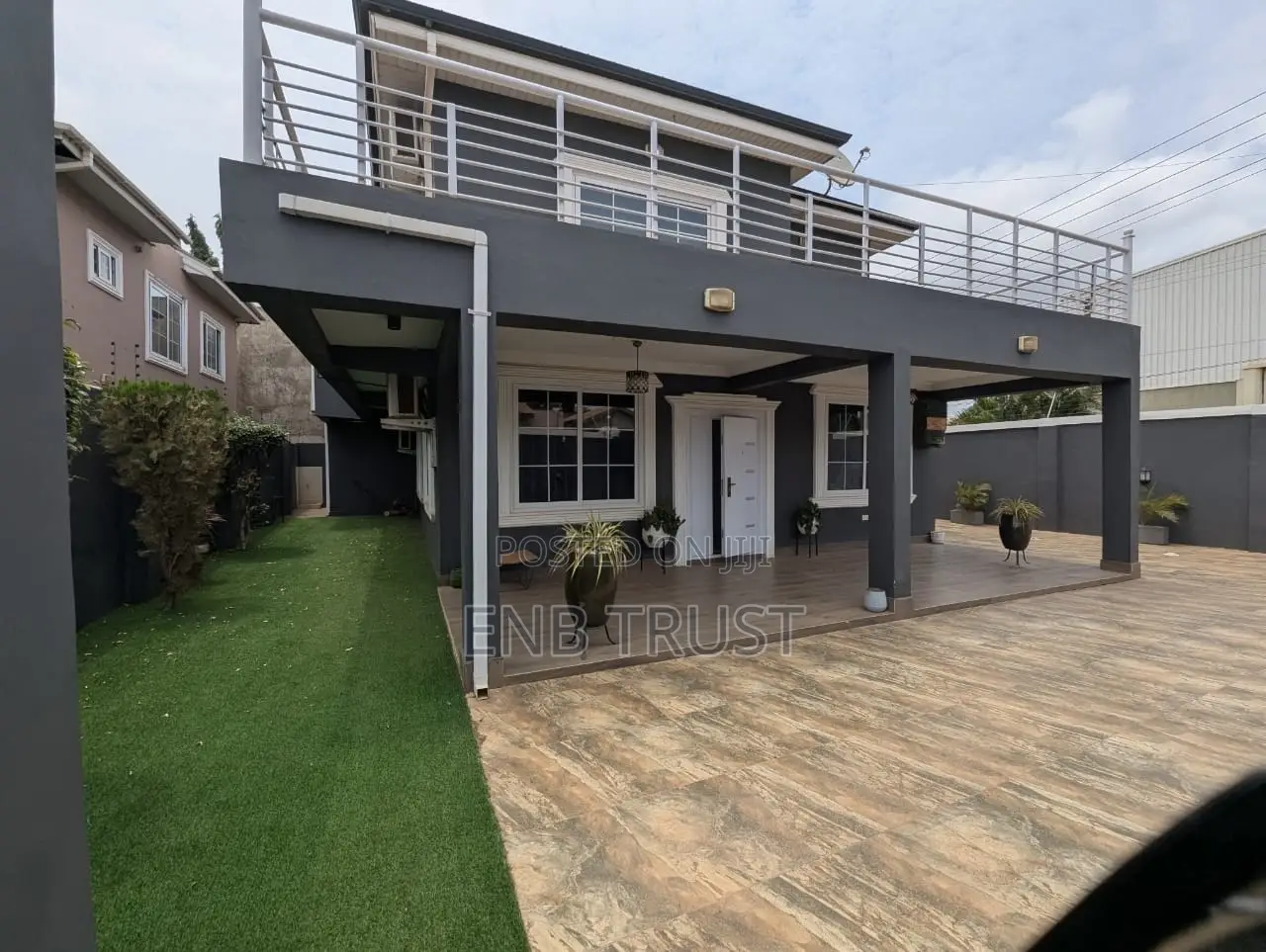 4bdrm Duplex in West Legon, Medifem Area for sale