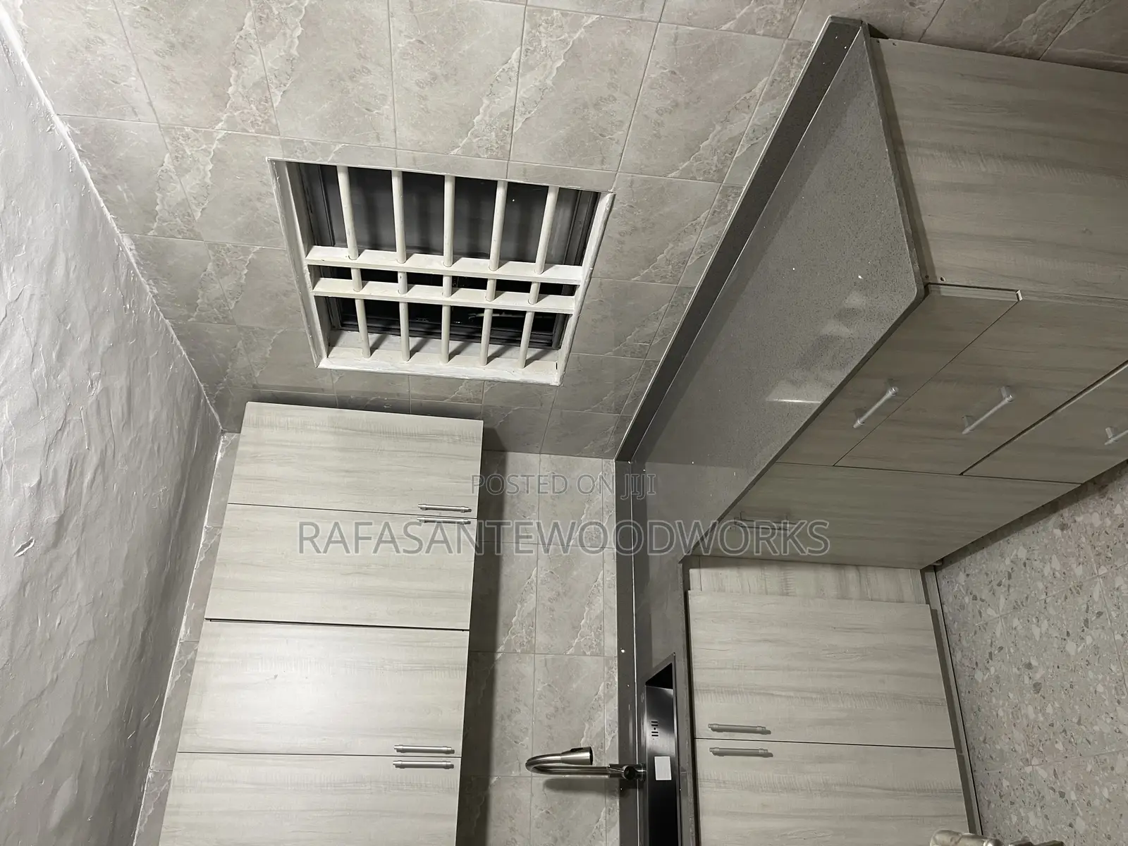 Raf Kitchen Cabinets With Marble Tops