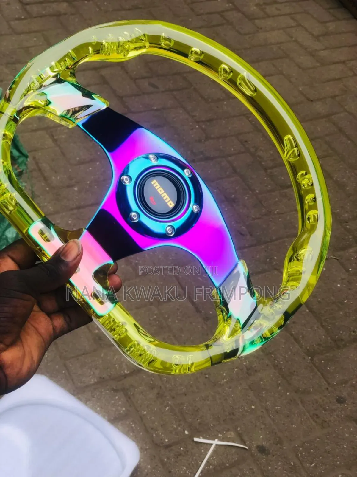 Universal Cystal Sport's Steering Wheel Available With Neck